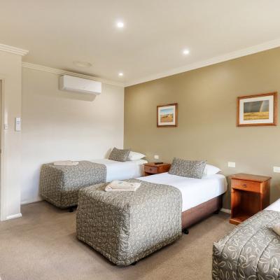Saltbush Motor Inn Family Suite 5a
